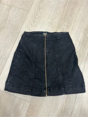 Black Front-Zip Denim Skirt - BDG